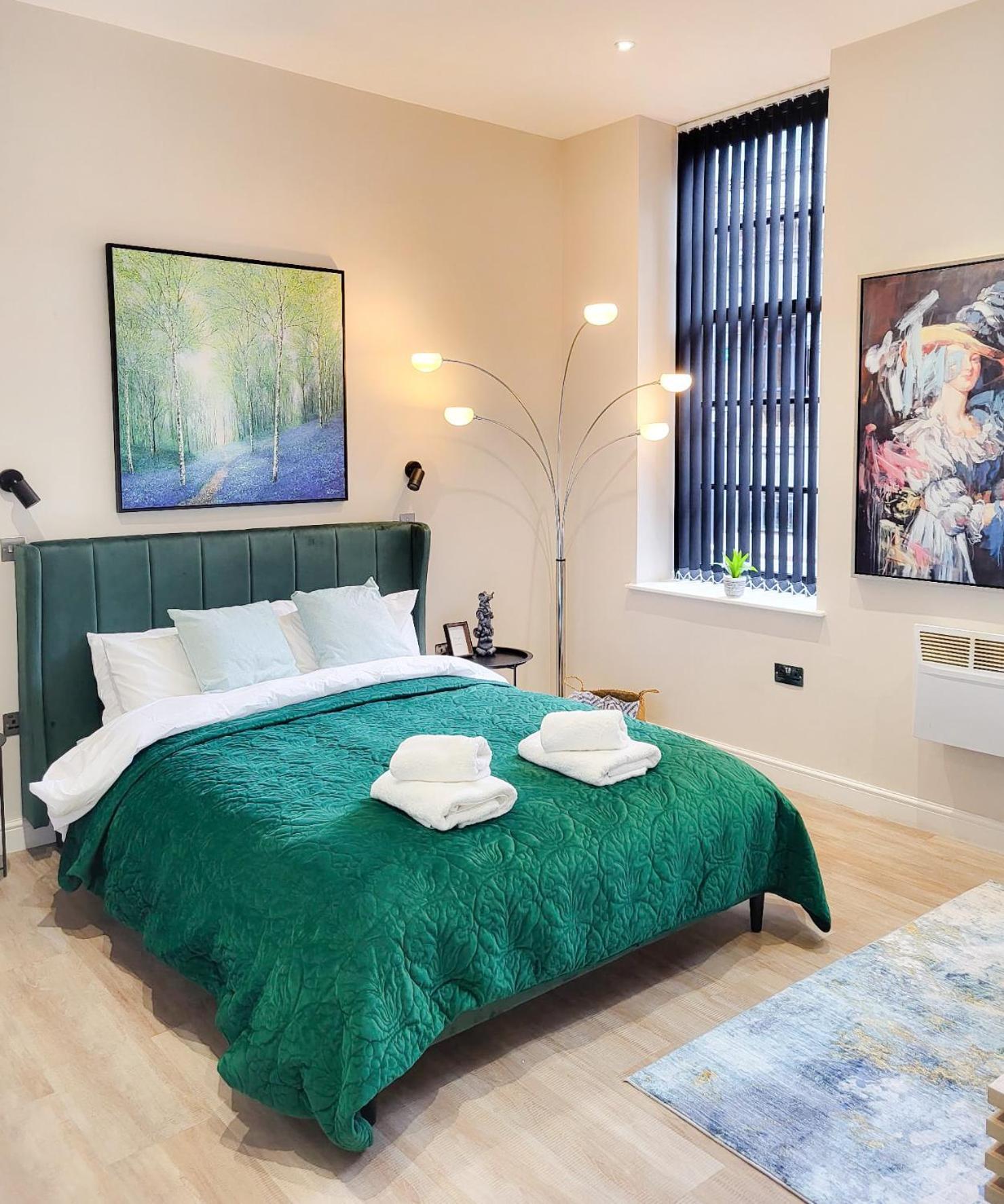 Beautiful Apartment & Central Location & King Size Bed Leeds  Exterior photo