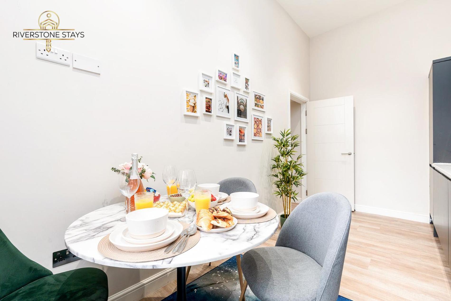 Beautiful Apartment & Central Location & King Size Bed Leeds  Exterior photo